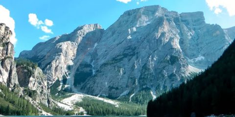 Dolomiti. La quiete del lago di Braies