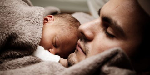 Vodafone paternity policy, al via le due settimane retribuite per i neopapà