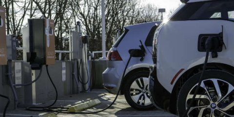 Autostrade per l’Italia accelera sull’infrastruttura di ricarica, entro il 2024 altre gare per coprire l’intera rete