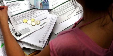 Bollette luce e gas estate 2019: cosa aumenta o dove si risparmia