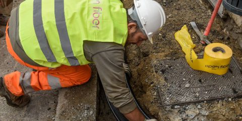 Italia 1 Giga, Open Fiber più veloce di Fibercop