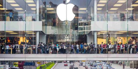 Apple, l’hype dell’AI ha fatto volare le azioni, ma la sua “Intelligence” è tutta da costruire