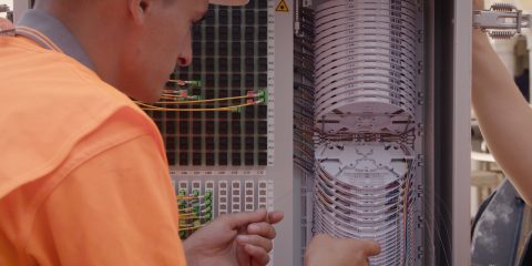 Open Fiber e FiberCop, nuovo faccia a faccia sulle aree grigie ma ancora fumata nera