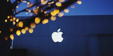 Rivoluzione Apple, potrebbe inserire una fotocamera negli AirPods