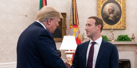 Zuckerberg chiede aiuto a Trump nella battaglia contro la Ue
