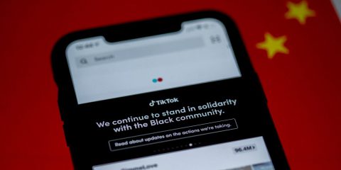 TikTok, a che punto siamo con la vendita? Intanto il Texas vieta l’app per gli smartphone governativi