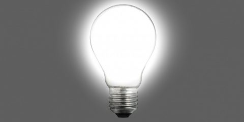 Quanto si risparmia con le tariffe biorarie in estate sulla bolletta della luce?