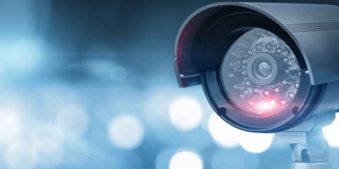 Pillole di AI. In UK la scansione dei passeggeri ferroviari con il software di Amazon suscita controversie sulla sorveglianza