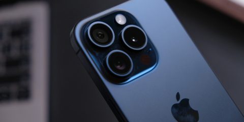 Apple, nelle nuove beta di iOS e MacOS arriva il mirroring dell’iPhone
