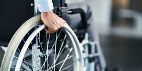 Mamma pubblica foto della figlia disabile, il Garante: “Non si può fare. Rispettare dignità del malato”