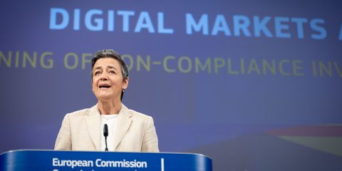 Le regole dell’App Store violano il Digital Markets Act (DMA). L’Ue avvia indagine contro Apple