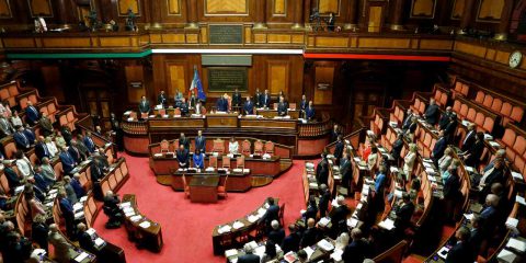 Senato, ok a Ddl delega su AI. Ma caos in Aula