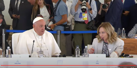 G7, il Papa sull’AI: ‘Nessuna macchina deve poter scegliere se togliere la vita ad un essere umano’