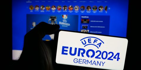 Pirateria audiovisiva, la GdF smantella rete pirata da 1,3 milioni di utenti. L’Ad di Sky Italia Andrea Duilio: ‘Operazione fondamentale per tutelare l’industria’