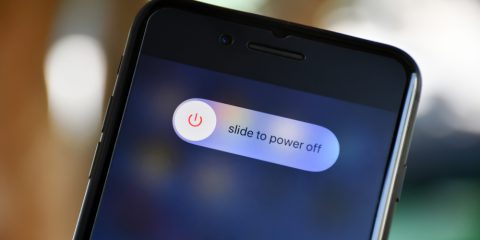 No, spegnere il cellulare una volta a settimana non migliora la sicurezza