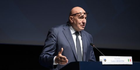 Forze Armate e Spazio, Crosetto guarda a Musk come ispirazione per la “Difesa” del futuro