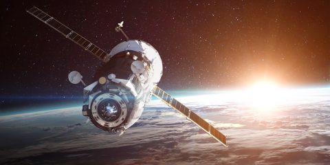 Eutelsat, servono fondi per sfidare Starlink. Lo Stato francese potrebbe salire al 30%