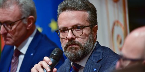 Tlc: Uilcom al tavolo mercoledì con Urso e Calderone per crisi settore