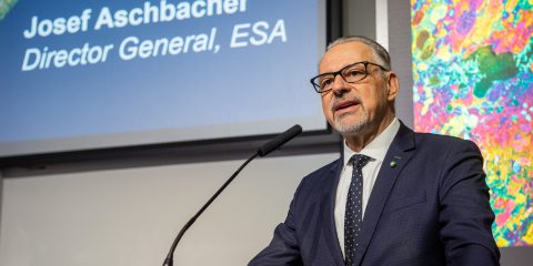 NASA a rischio taglio budget. Aschbacher (ESA): “Cooperazione rimane, ma valutare alternative”