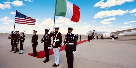 La Giornata Parlamentare. Incontro Trump-Meloni, Bruxelles vuole l’accordo sui dazi ma pronta a “no deal”