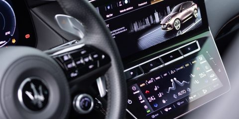 Veicoli a guida autonoma, una Maserati a Napoli. Ma quanto peseranno i dazi di Trump su questo settore?