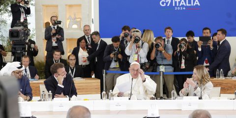 “Per l’AI meglio gli algoritmi del cuore”. Il lascito di Papa Francesco