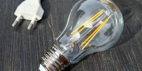 Energia elettrica: cosa cambia per i vulnerabili da luglio 2025?